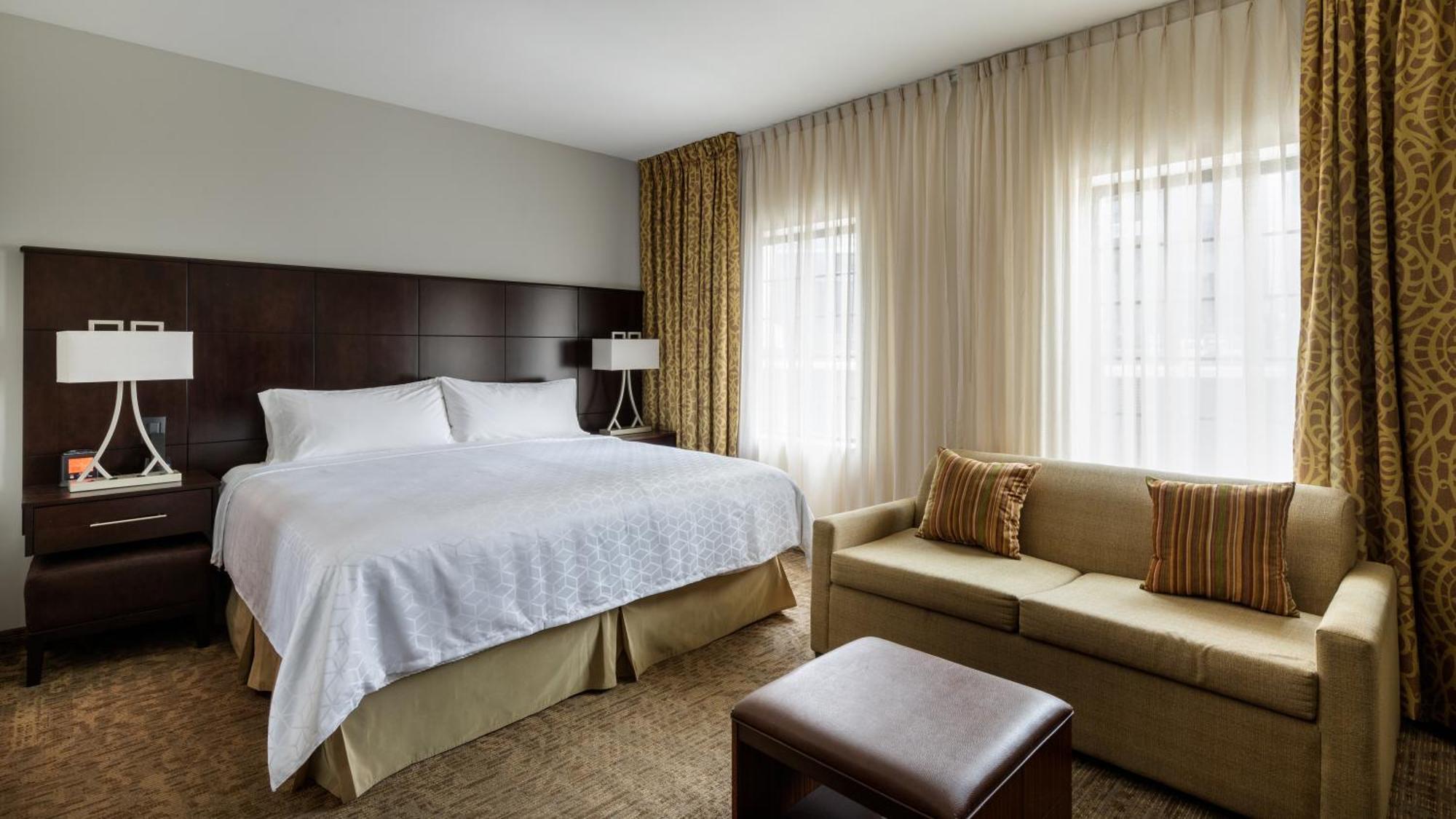Staybridge Suites Chihuahua By Ihg Bagian luar foto
