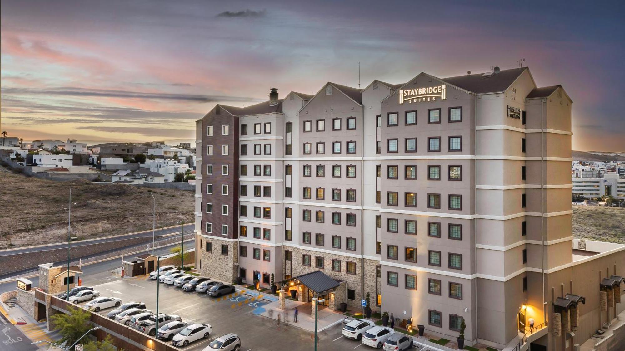 Staybridge Suites Chihuahua By Ihg Bagian luar foto